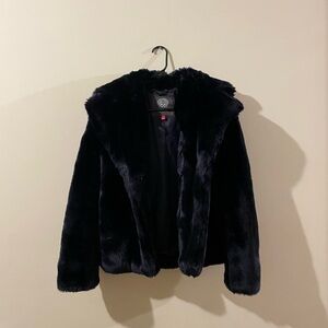 vince camuto black blue faux fur jacket